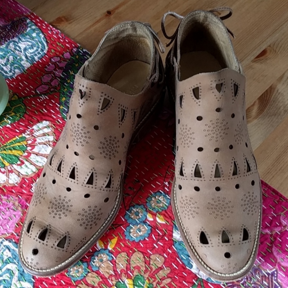 Musse and Cloud - Anise Brown Leather Booties 10M